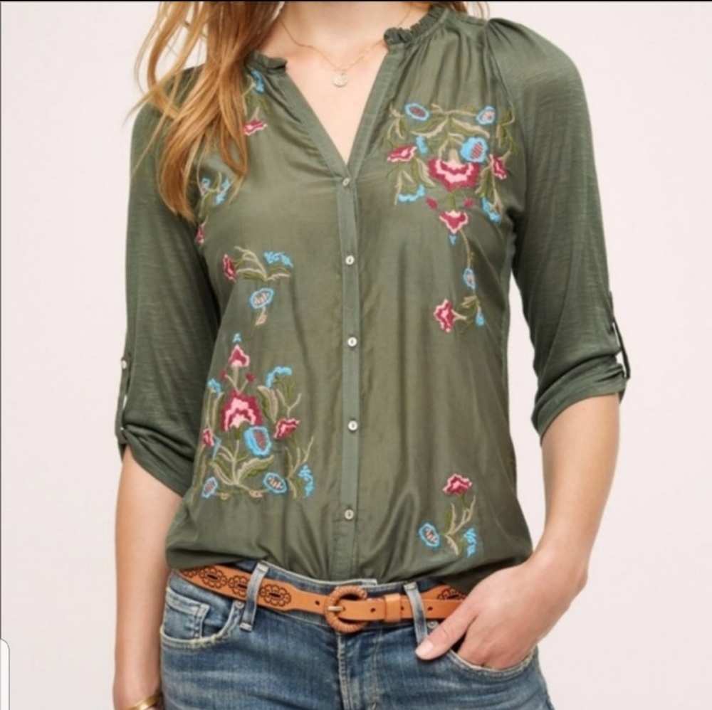 Anthropologie Tiny green floral embroidered top S